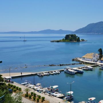 希腊雅典+科孚岛+扎金索斯+迈泰奥拉+德尔菲11日10晚私家团