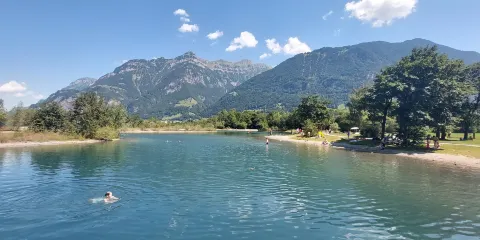 Reussdelta Badi und Feuerstellen