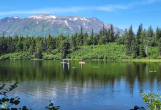 Rainbow Lake Trail景点图片