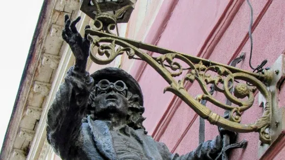 Lamplighter Statue