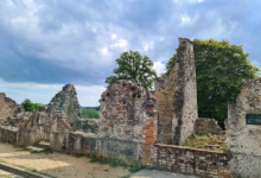 Oradour sur Glane memory centre景点图片