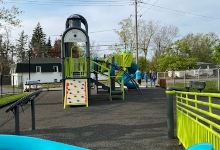 West Dawson Playground景点图片