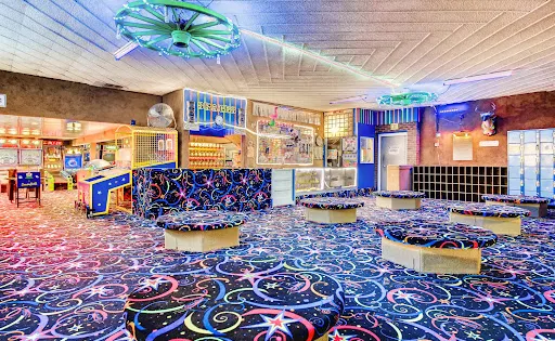 Wagon Wheel Skate Center