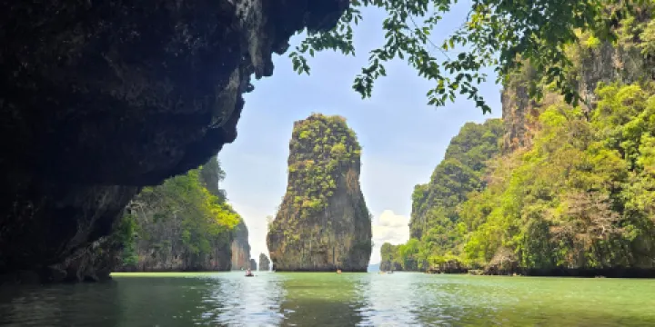 Diamond Cave （Tham Phra Nang Nai）