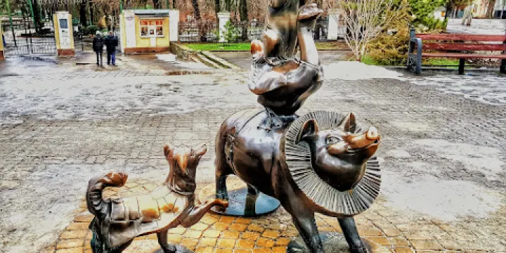 Sculpture Egyptian Pyramid