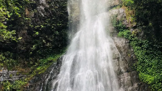 東塘山瀑布