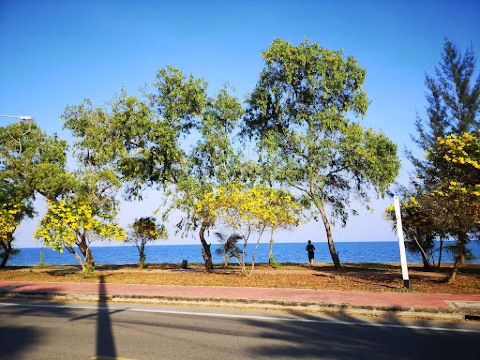 Paknampran Beach Park餐厅图片