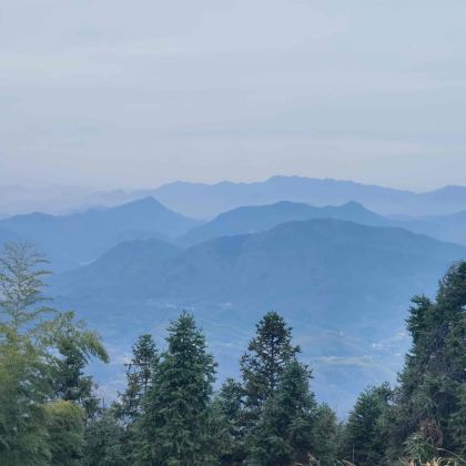 黄山风景区+西递+宏村景区+婺源篁岭景区+九华山风景区4日3晚跟团游
