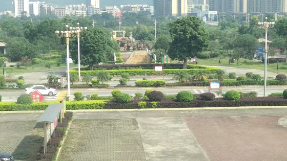 東華廣場公園