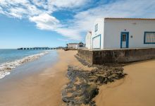 Praia Do Penedo景点图片