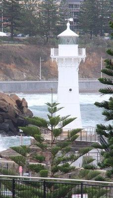 卧龙岗防波堤灯塔-卧龙岗