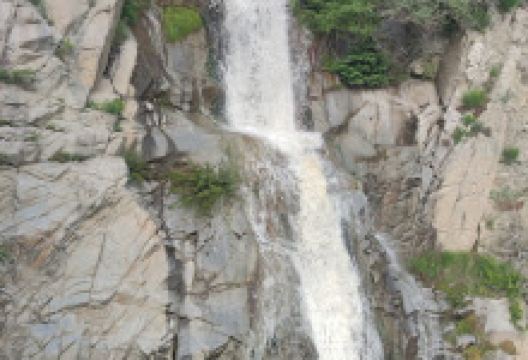 Mechkul Waterfall景点图片