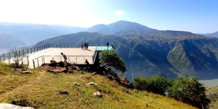 迤沙拉歷史文化景區-金沙江觀景台