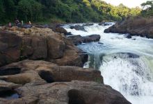 Perunthenaruvi Water Falls景点图片