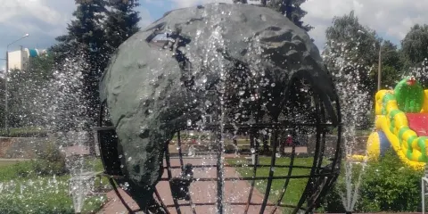 Fountain Three Whales