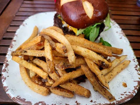 Savvy Bistro and Bar