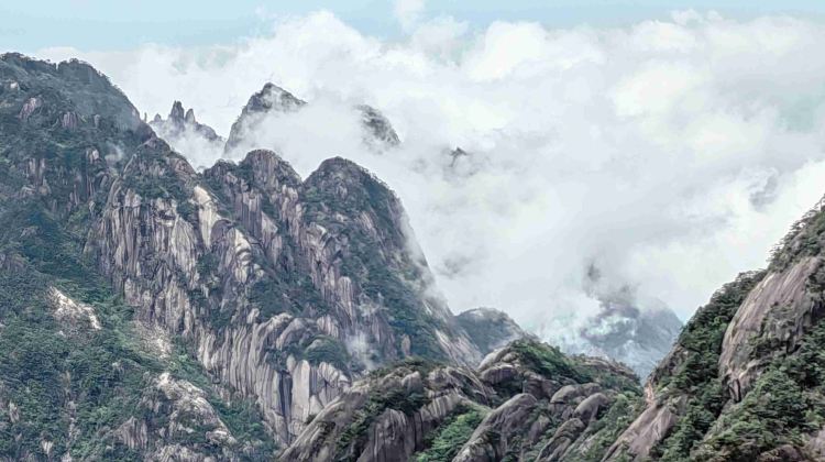 3D2N · Group Tours · One Trip, Two Highlights: Huangshan Scenic Area + Hongcun Village - Dual World Heritage & 5A Attractions