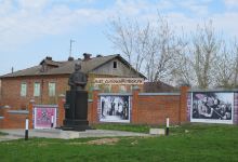 Monument to Dmitriy Pozharskiy景点图片