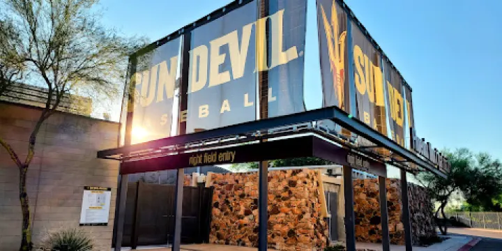 鳳凰城市立球場