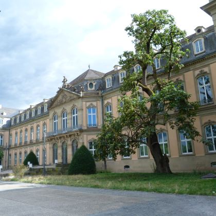 德国慕尼黑+斯图加特+法兰克福+科隆+汉诺威+柏林13日12晚私家团