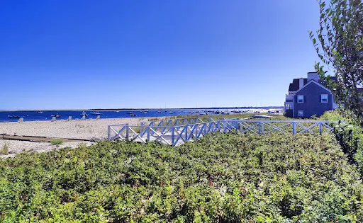 Jetties Beach