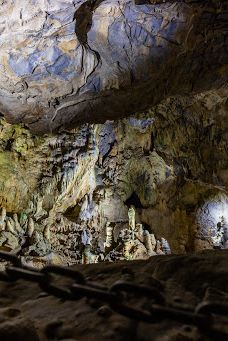 Bilsteintal: Tropfsteinhöhle und Wildpark in Warstein-瓦尔施泰因