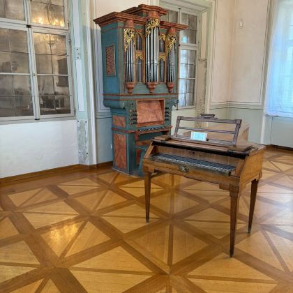 奥地利12日11晚拼小团