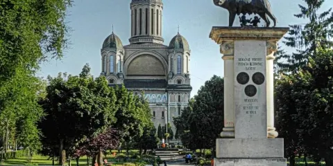 Lupa Capitolina Statue