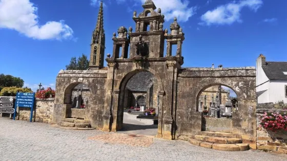Enclos Paroissial Saint-Pierre-et-Saint-Paul d'Argol