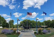 Veterans Memorial Gardens景点图片