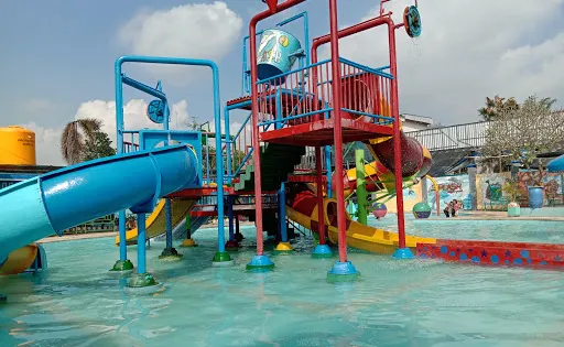 Splash Waterpark Tulungagung