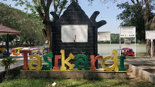 Tasikardi Lake