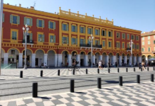 马塞纳广场景点图片