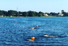 Lucky's Lake Swim景点图片