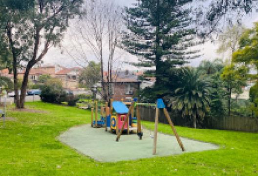 Denman Street Reserve景点图片