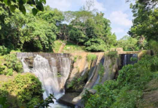 De Ocampo Manmade Falls景点图片