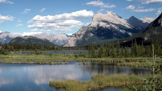 4-Day Banff National Park Tour·Fairmont Chateau Lake Louise | Yoho, Kalamalka Lake, Kamloops