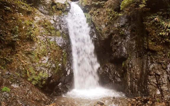 Akyamac Selalesi Tabiat Parki