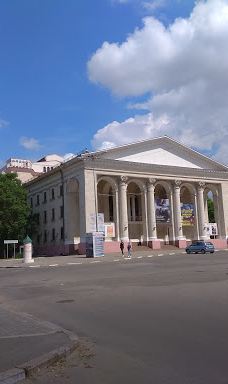 Potomkinskyi Garden Square-Khersons'ka city council