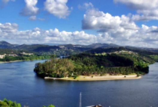 Lomba Beach景点图片