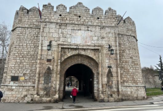 塞尔维亚尼什城堡+骷髅塔+米兰广场+Mediana一日游【探访尼什城堡，漫步米兰一世广场，聆听骷髅塔的英勇故事】