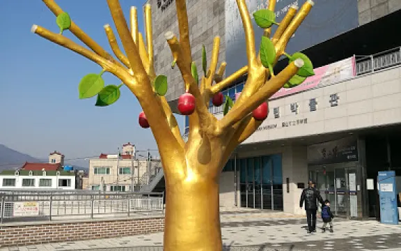 梁山市立博物館