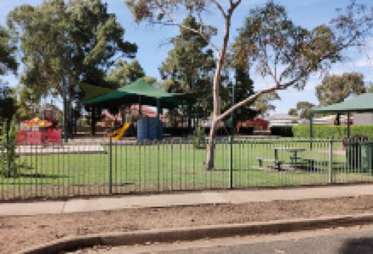 Adelaide Square Playground景点图片