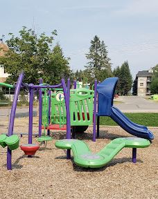 Playground-镭温泉