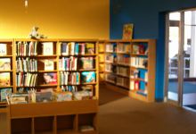 Russell Public Library景点图片