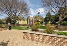 Veterans Memorial Garden景点图片