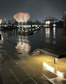 Pryberezhnyy square-Dnipropetrovs'ka city council