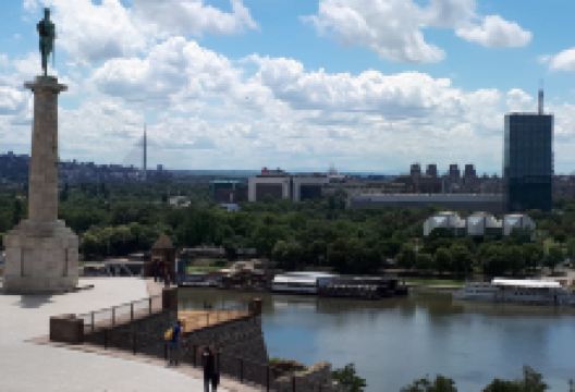 胜利纪念碑景点图片