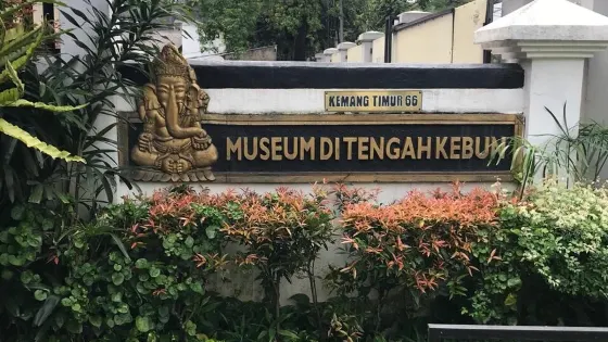 Museum Di Tengah Kebun