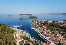 Uvala Maslinica景点图片